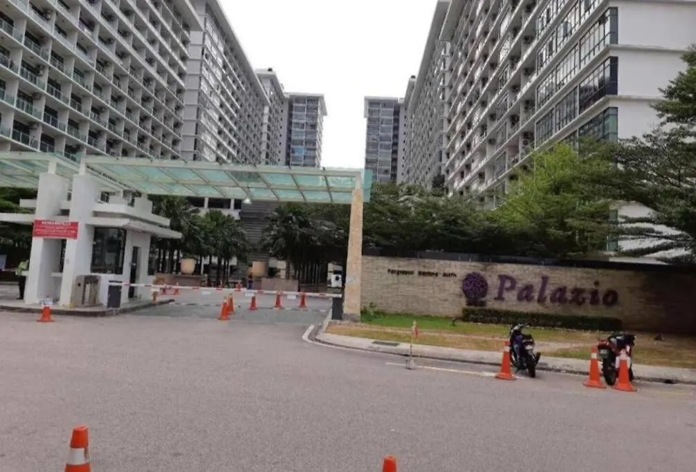 Palazio Mount Austin Modern Stylish 3 Bedrooms Balcony Pool View High Floor By Gdragon Homestay Johor Bahru 0*,