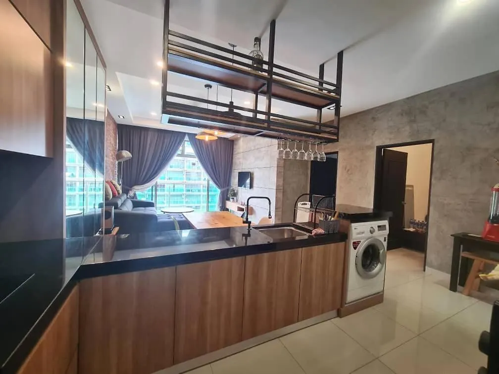 Palazio Mount Austin Modern Stylish 3 Bedrooms Balcony Pool View High Floor By Gdragon Homestay Johor Bahru 0*,