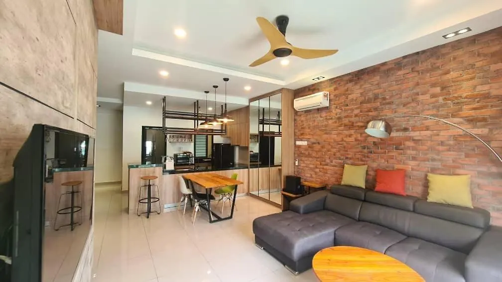 Palazio Mount Austin Modern Stylish 3 Bedrooms Balcony Pool View High Floor By Gdragon Homestay Johor Bahru