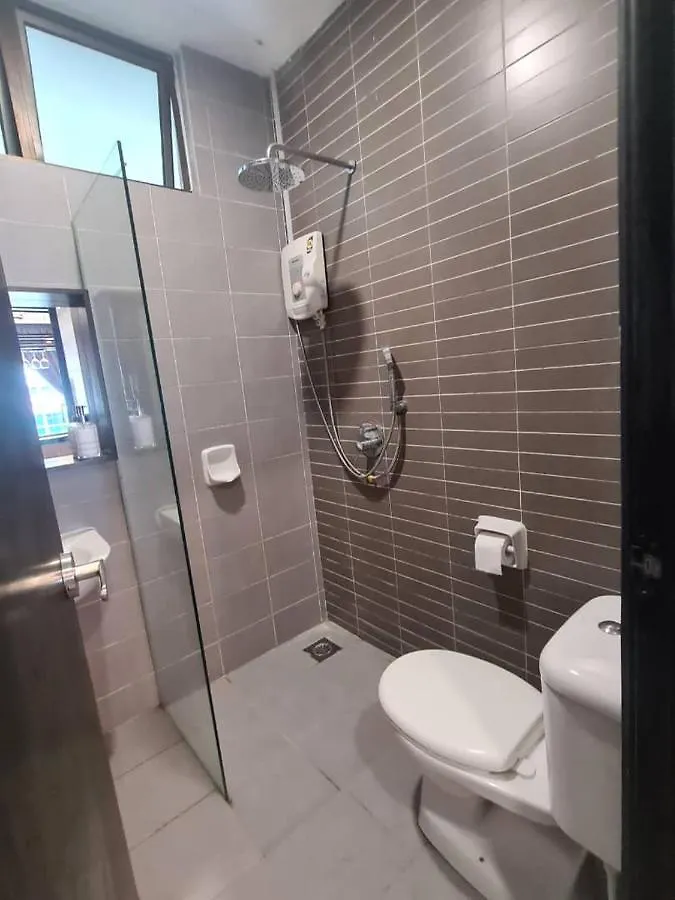 Lejlighed Palazio Mount Austin Modern Stylish 3 Bedrooms Balcony Pool View High Floor By Gdragon Homestay Johor Bahru